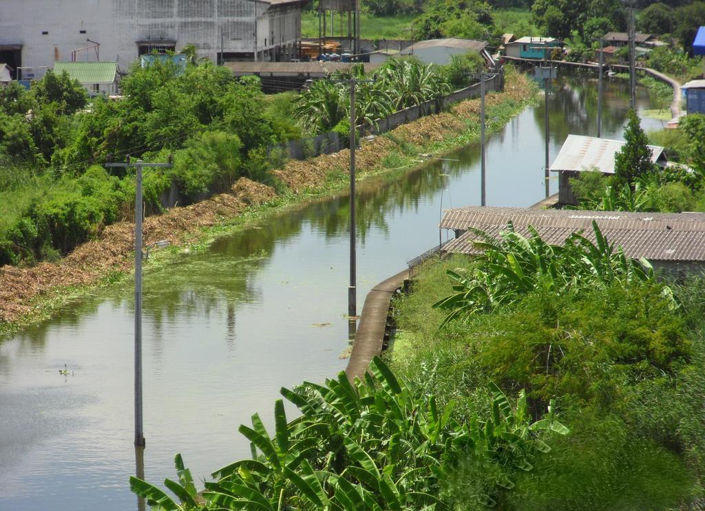 At Ease Residencia Suvarnabhumi Bang Phli Exterior foto