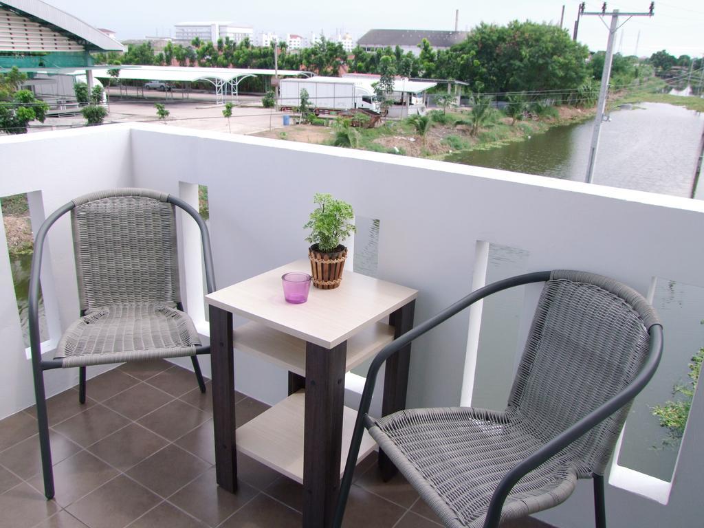 At Ease Residencia Suvarnabhumi Bang Phli Exterior foto