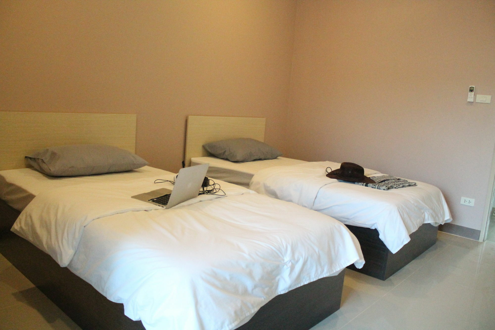 At Ease Residencia Suvarnabhumi Bang Phli Exterior foto