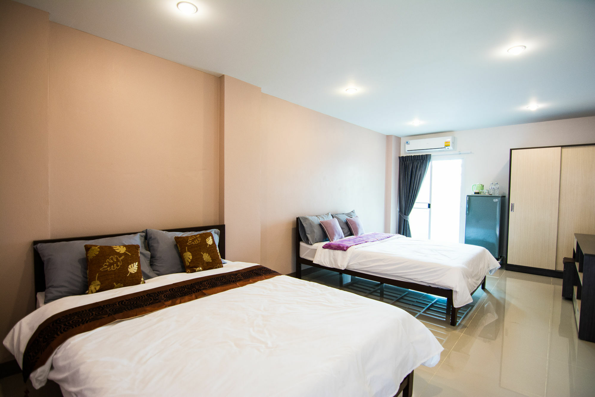 At Ease Residencia Suvarnabhumi Bang Phli Exterior foto