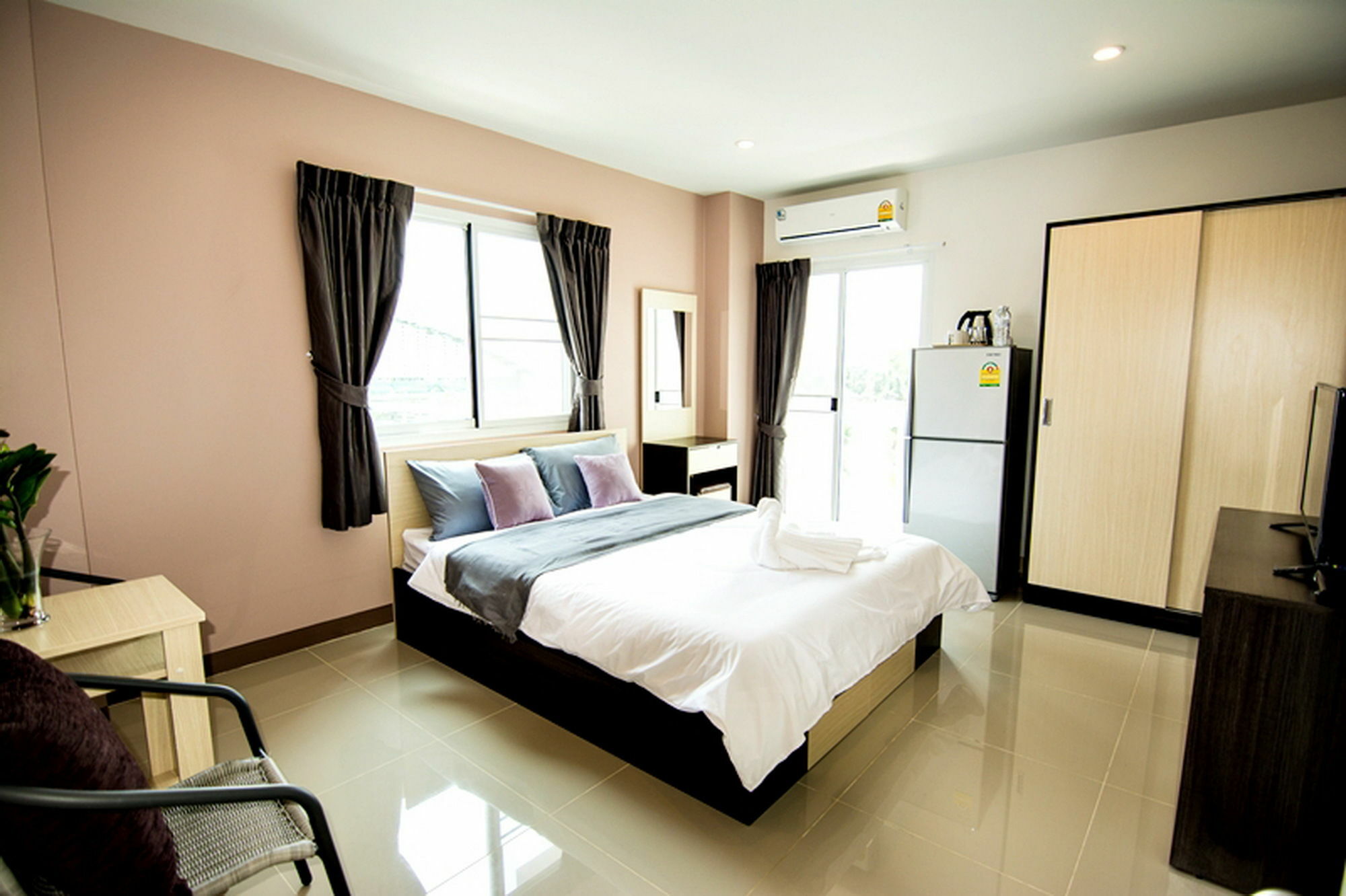 At Ease Residencia Suvarnabhumi Bang Phli Exterior foto